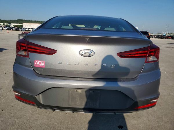 2019 HYUNDAI ELANTRA SE