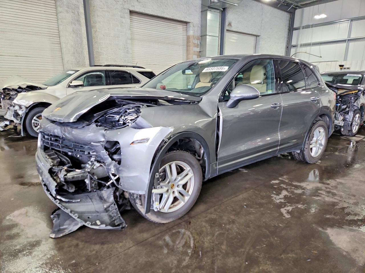 2016 PORSCHE CAYENNE
