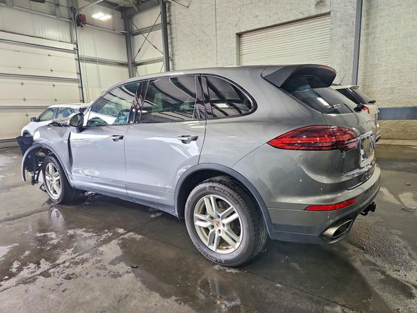 2016 PORSCHE CAYENNE