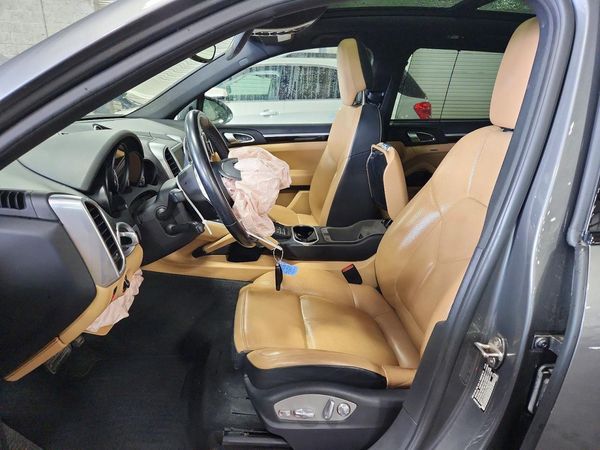 2016 PORSCHE CAYENNE
