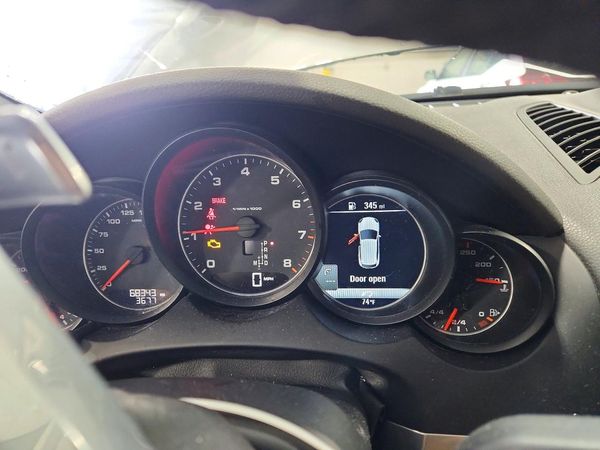 2016 PORSCHE CAYENNE