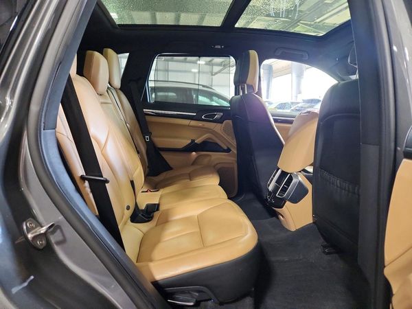 2016 PORSCHE CAYENNE