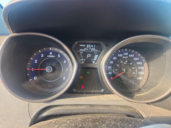 2013 HYUNDAI ELANTRA