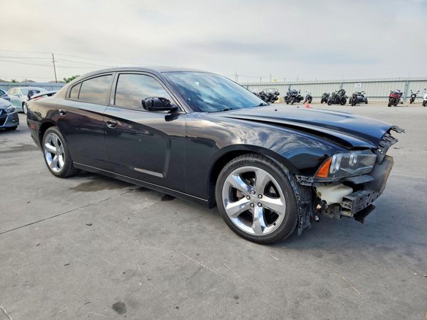 2013 DODGE CHARGER SXT