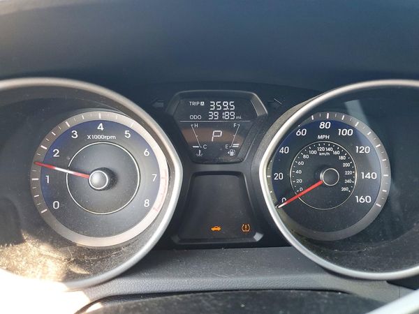 2013 HYUNDAI ELANTRA