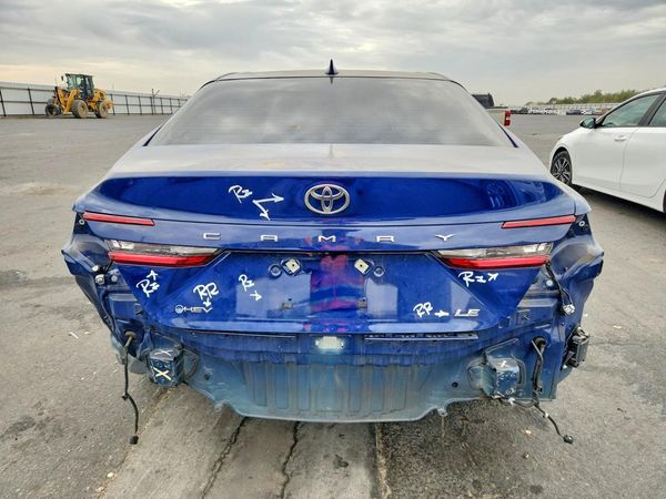 2025 TOYOTA CAMRY