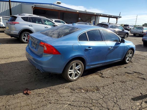 2015 VOLVO S60 Premier (non R design)