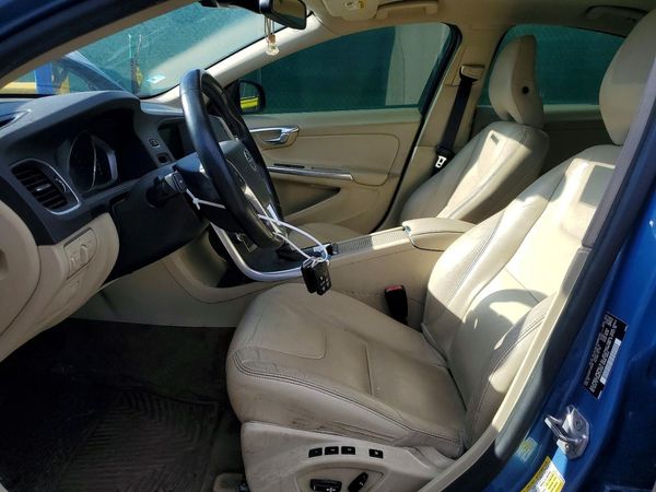 2015 VOLVO S60 Premier (non R design)