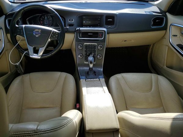 2015 VOLVO S60 Premier (non R design)