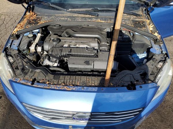 2015 VOLVO S60 Premier (non R design)