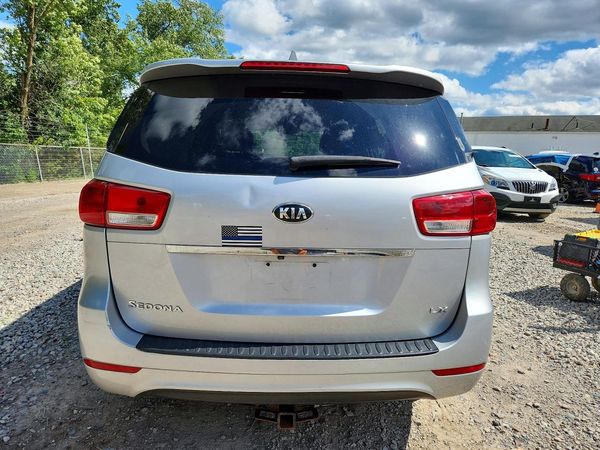 2018 KIA SEDONA LX