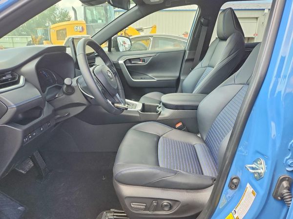 2025 TOYOTA RAV4 XSE