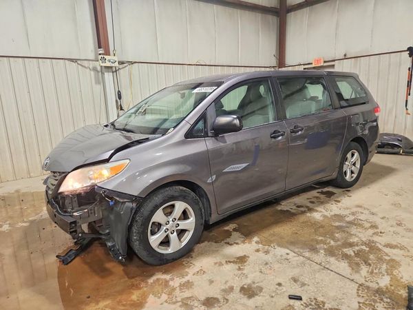 2014 TOYOTA SIENNA