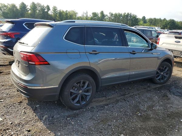 2022 VOLKSWAGEN TIGUAN 4Motion SE