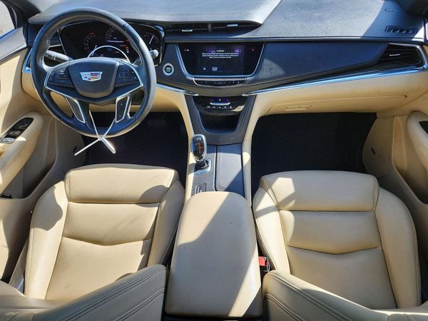 2017 CADILLAC XT5