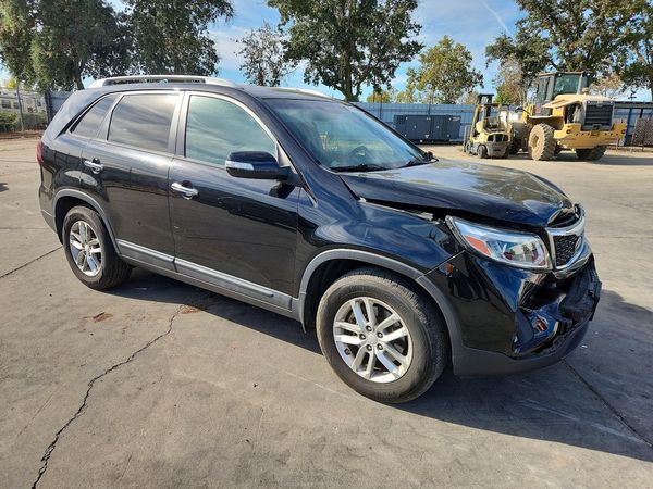 2015 KIA SORENTO GL