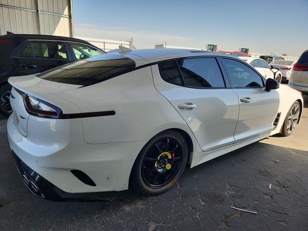 2019 KIA STINGER