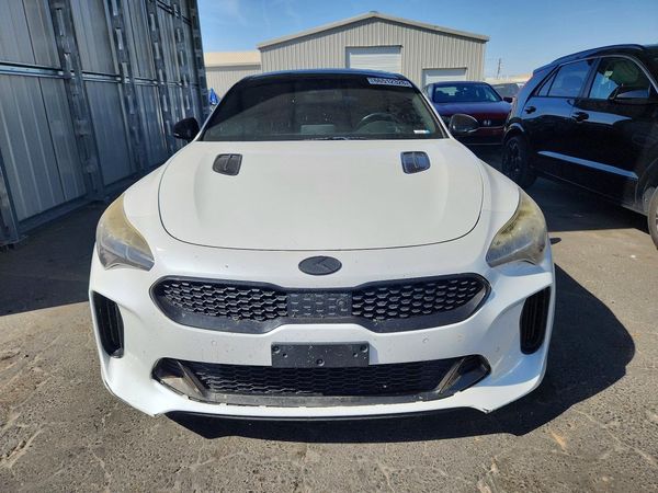 2019 KIA STINGER