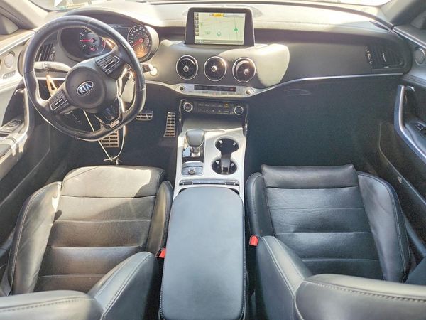2019 KIA STINGER