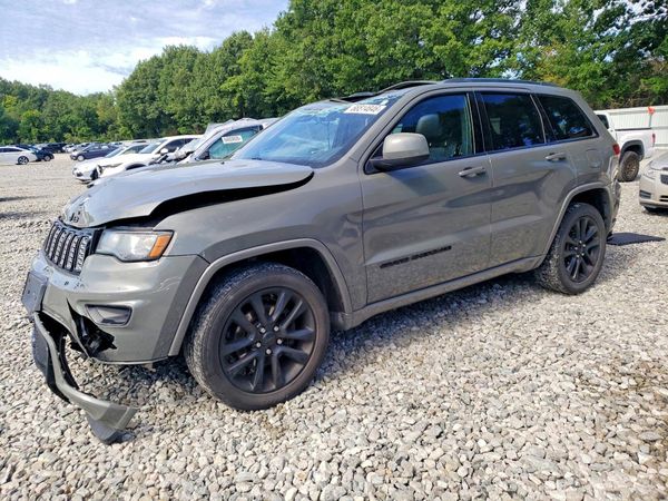 2020 JEEP GRAND CHEROKEE Laredo