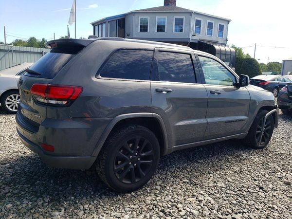 2020 JEEP GRAND CHEROKEE Laredo