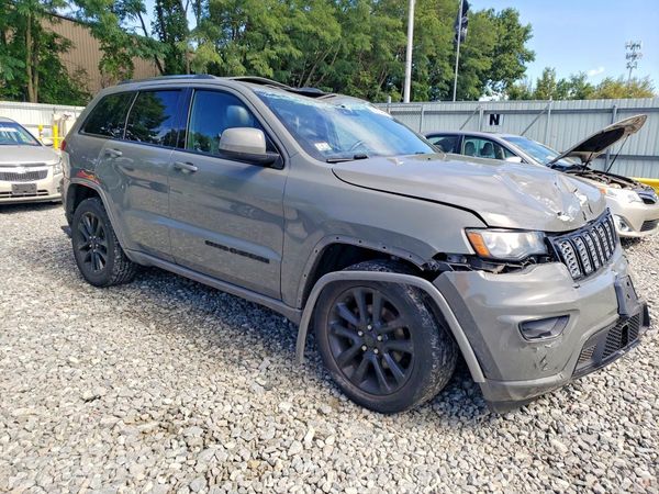 2020 JEEP GRAND CHEROKEE Laredo