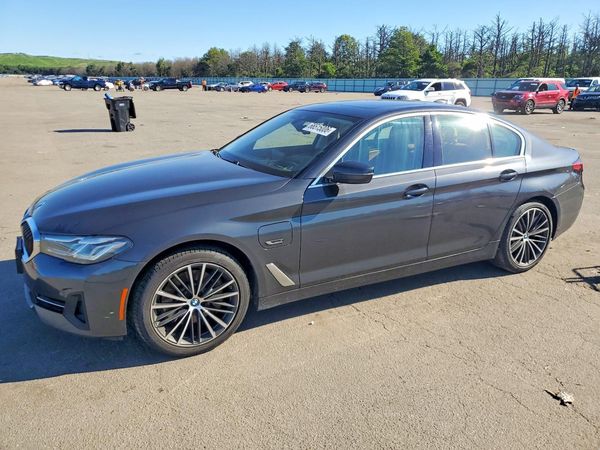 2022 BMW 530XE