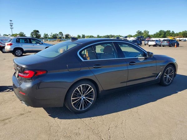 2022 BMW 530XE
