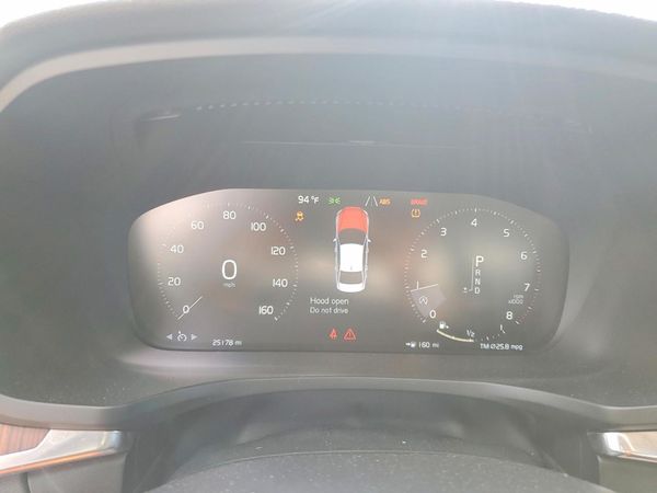 2021 VOLVO S60 Momentum