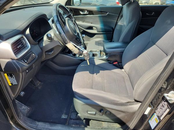 2017 KIA SORENTO L, LX