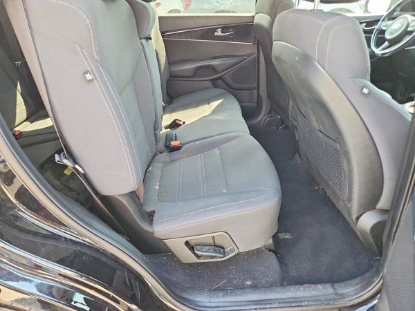 2017 KIA SORENTO L, LX