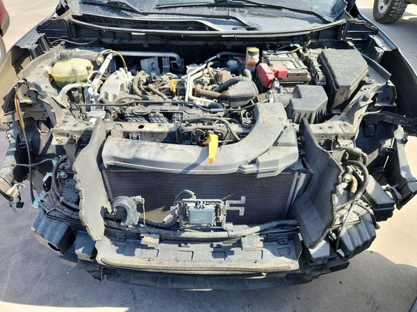 2021 NISSAN ROGUE SV — Engine bay