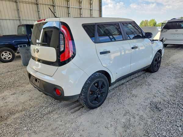 2019 KIA SOUL Base