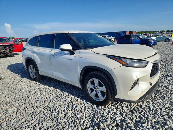 2020 TOYOTA HIGHLANDER LE