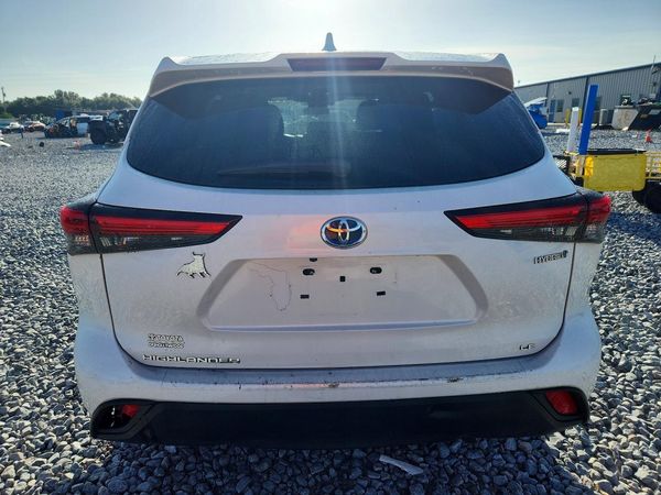 2020 TOYOTA HIGHLANDER LE