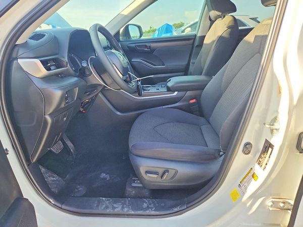 2020 TOYOTA HIGHLANDER LE