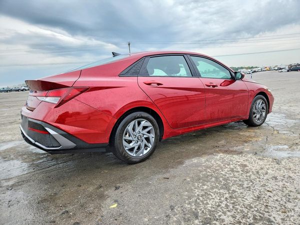 2024 HYUNDAI ELANTRA
