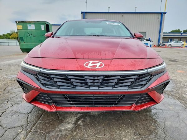 2024 HYUNDAI ELANTRA