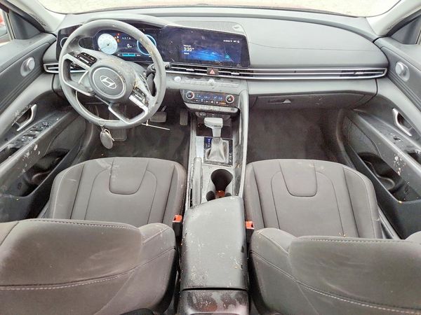 2024 HYUNDAI ELANTRA