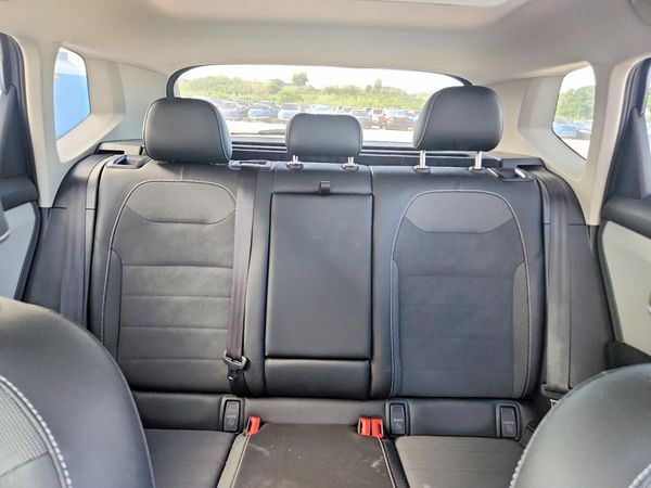 2022 VOLKSWAGEN TAOS