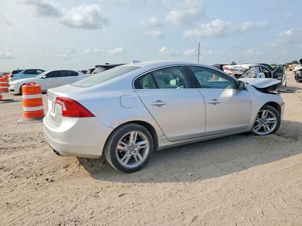 2014 VOLVO S60
