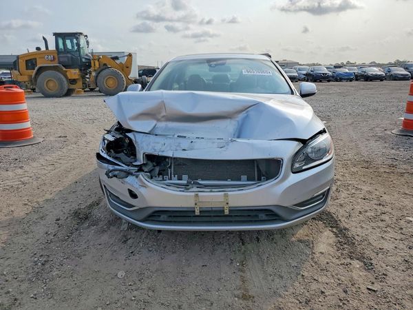 2014 VOLVO S60
