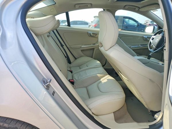 2014 VOLVO S60