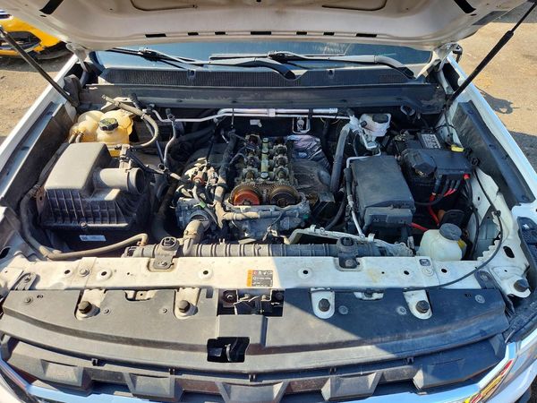 2022 CHEVROLET COLORADO Work Truck — Engine bay