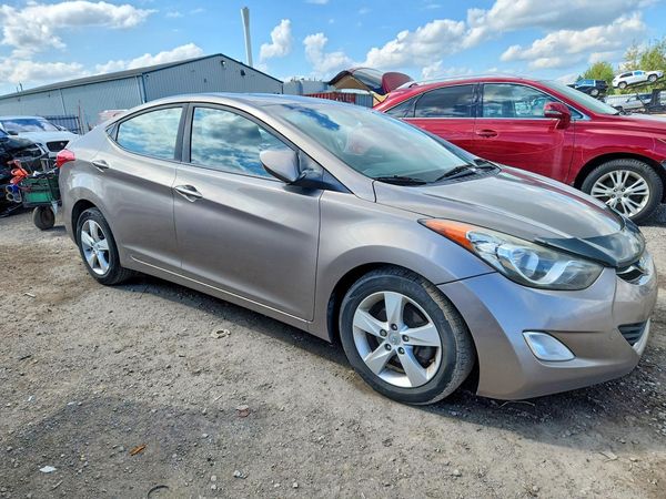 2013 HYUNDAI ELANTRA