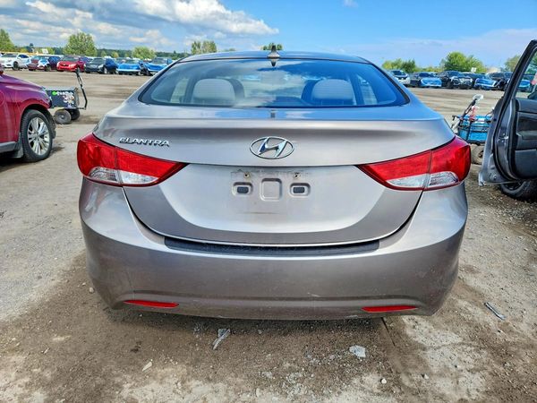 2013 HYUNDAI ELANTRA