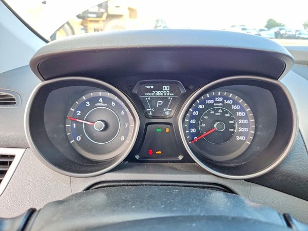 2013 HYUNDAI ELANTRA