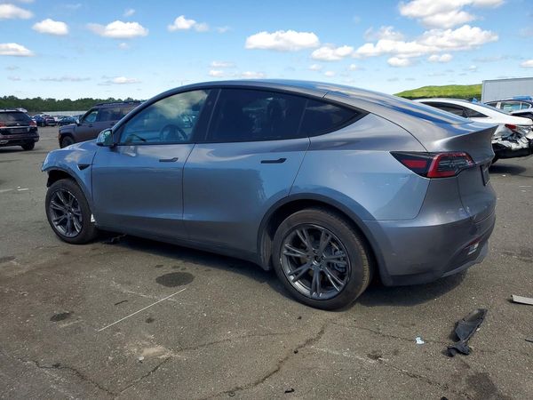 2025 TESLA MODEL Y