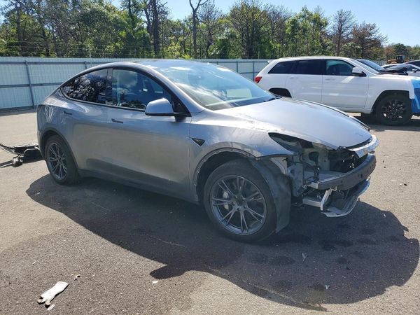 2025 TESLA MODEL Y