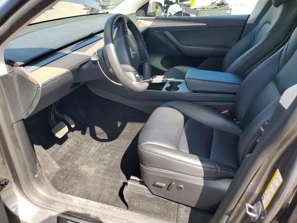 2025 TESLA MODEL Y